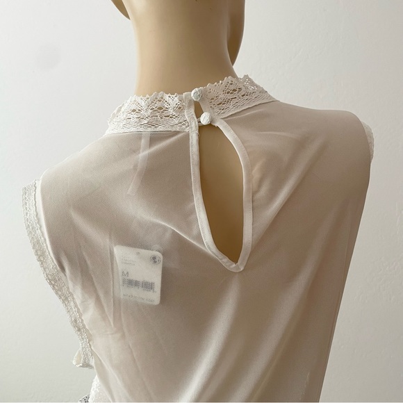 Free People- Tea Party sheer lace crop tank top in Ivory- medium - Picture 5 of 12